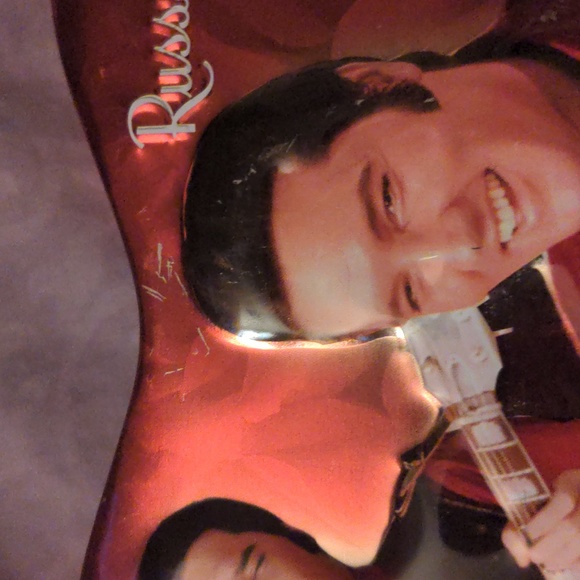 Elvis Presley Heart Shaped Tin Container - Picture 6 of 6